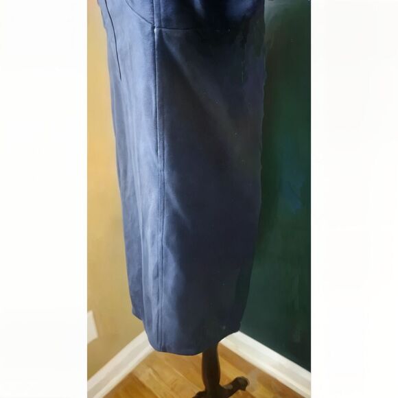 L.L. Bean Men's Navy Blue Long Sleeve Button-Down Shirt, Size M - Picture 12 of 16